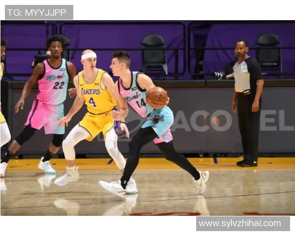 10月9日热火与湖人精彩对决录像回放分析与精彩瞬间回顾